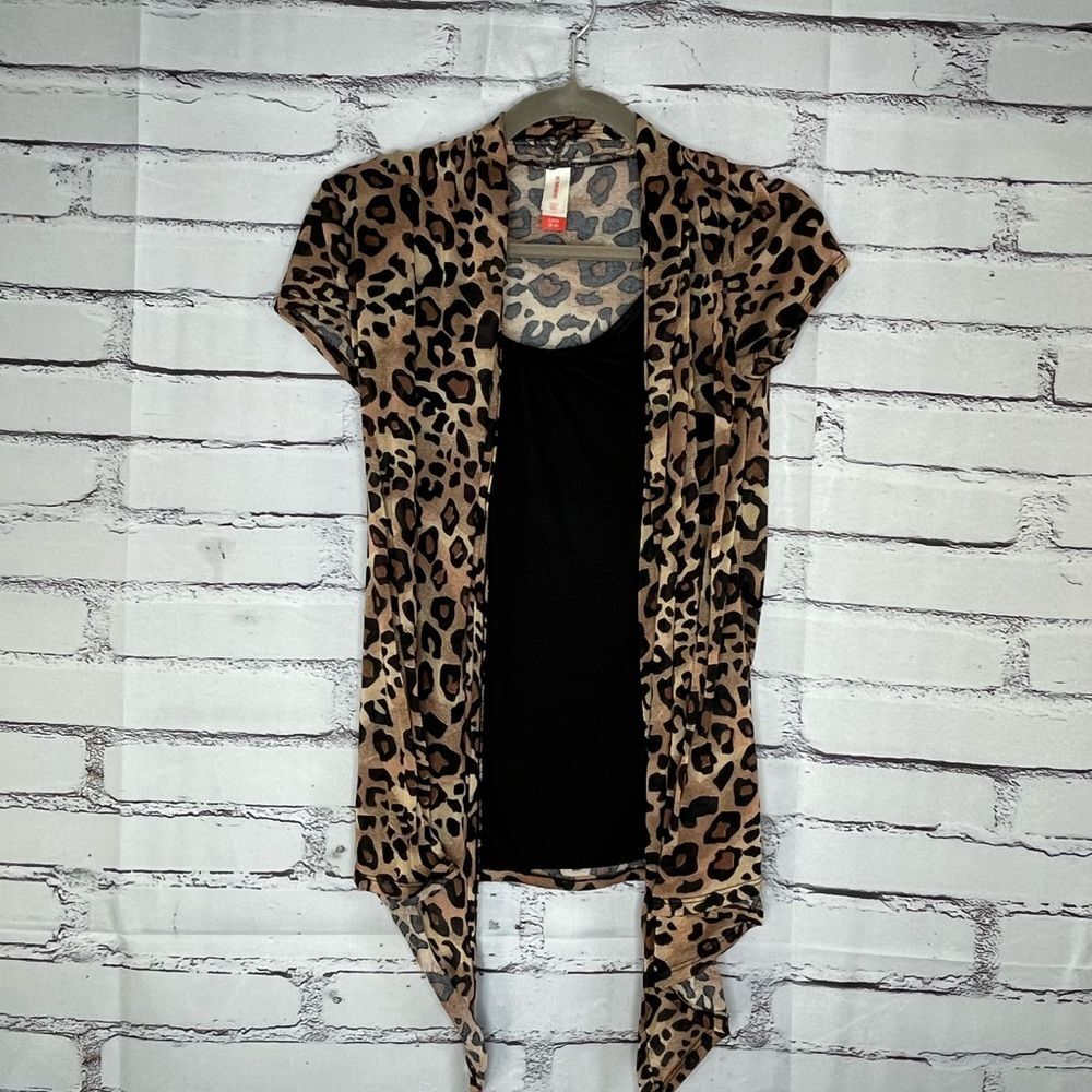 No Boundaries Asymmetrical Brown and Black Leopard Print Blouse SZ S Lightweight